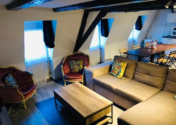 艾丽西亚公寓 *